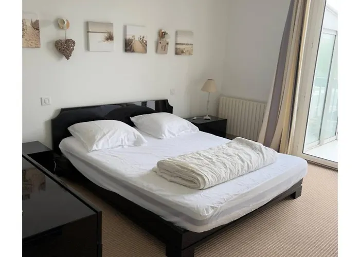 En Famille Face - A Pontaillac Apartment